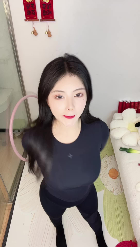 毫无保留的她漫画免费下拉阅读